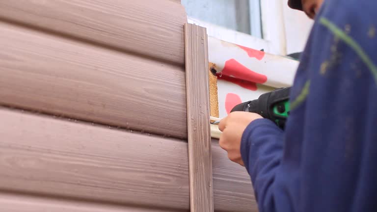 Affordable siding repair and maintenance services in Pearl, MS